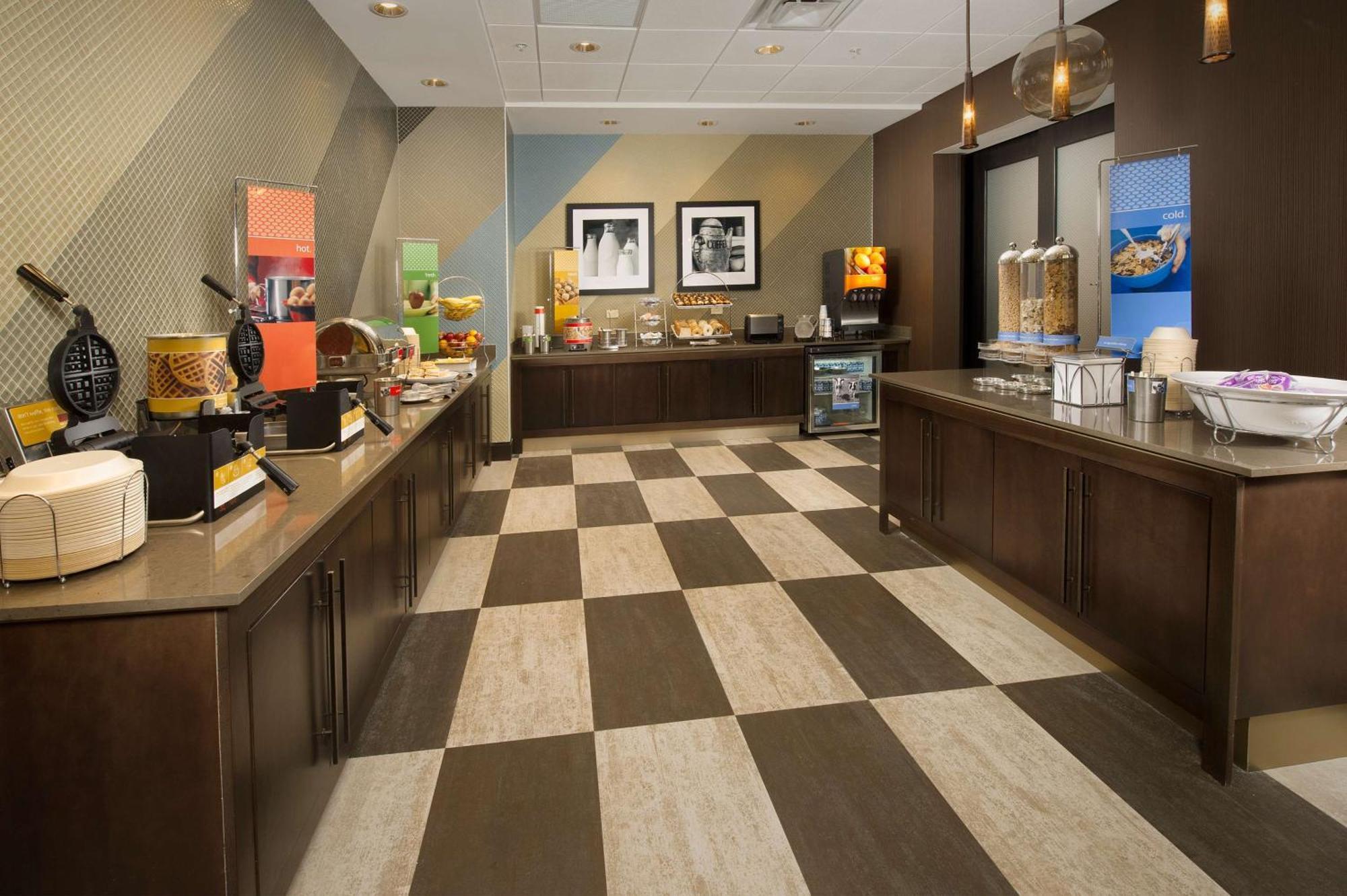 Hampton Inn & Suites San Antonio-Downtown/Market Square Екстериор снимка